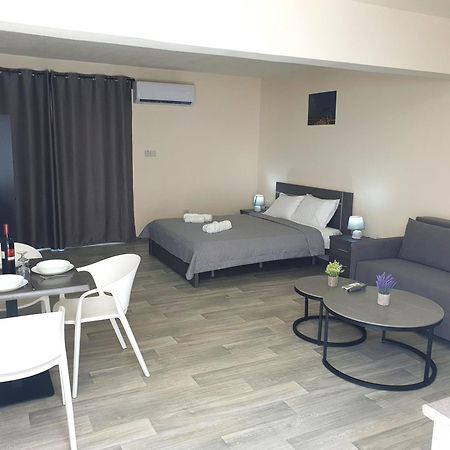 Leucolla Hill & Sea Apartment Протарас Екстериор снимка