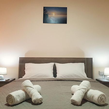 Leucolla Hill & Sea Apartment Протарас Екстериор снимка