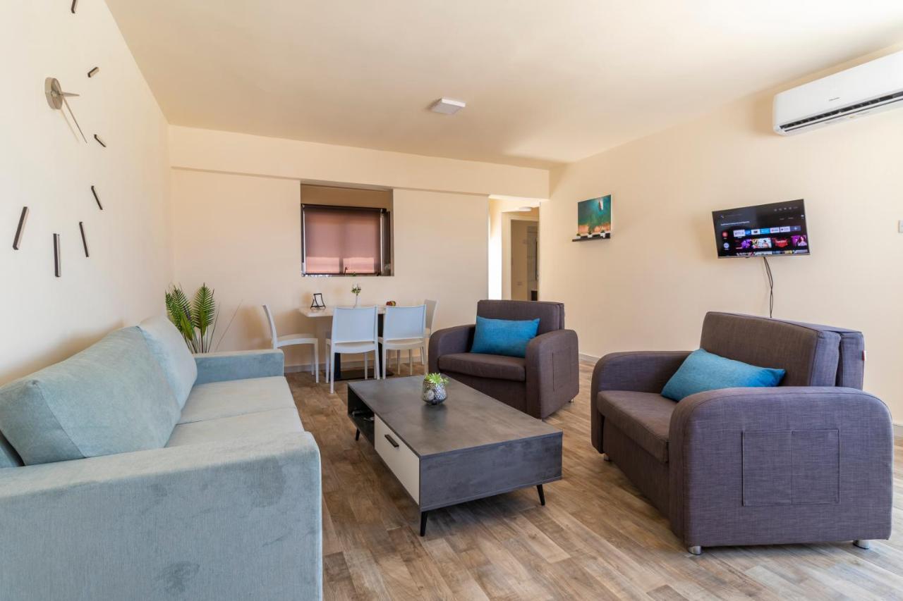 Leucolla Hill & Sea Apartment Протарас Екстериор снимка