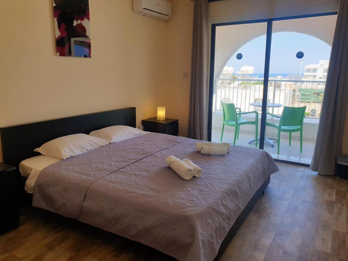Leucolla Hill & Sea Apartment Протарас Екстериор снимка