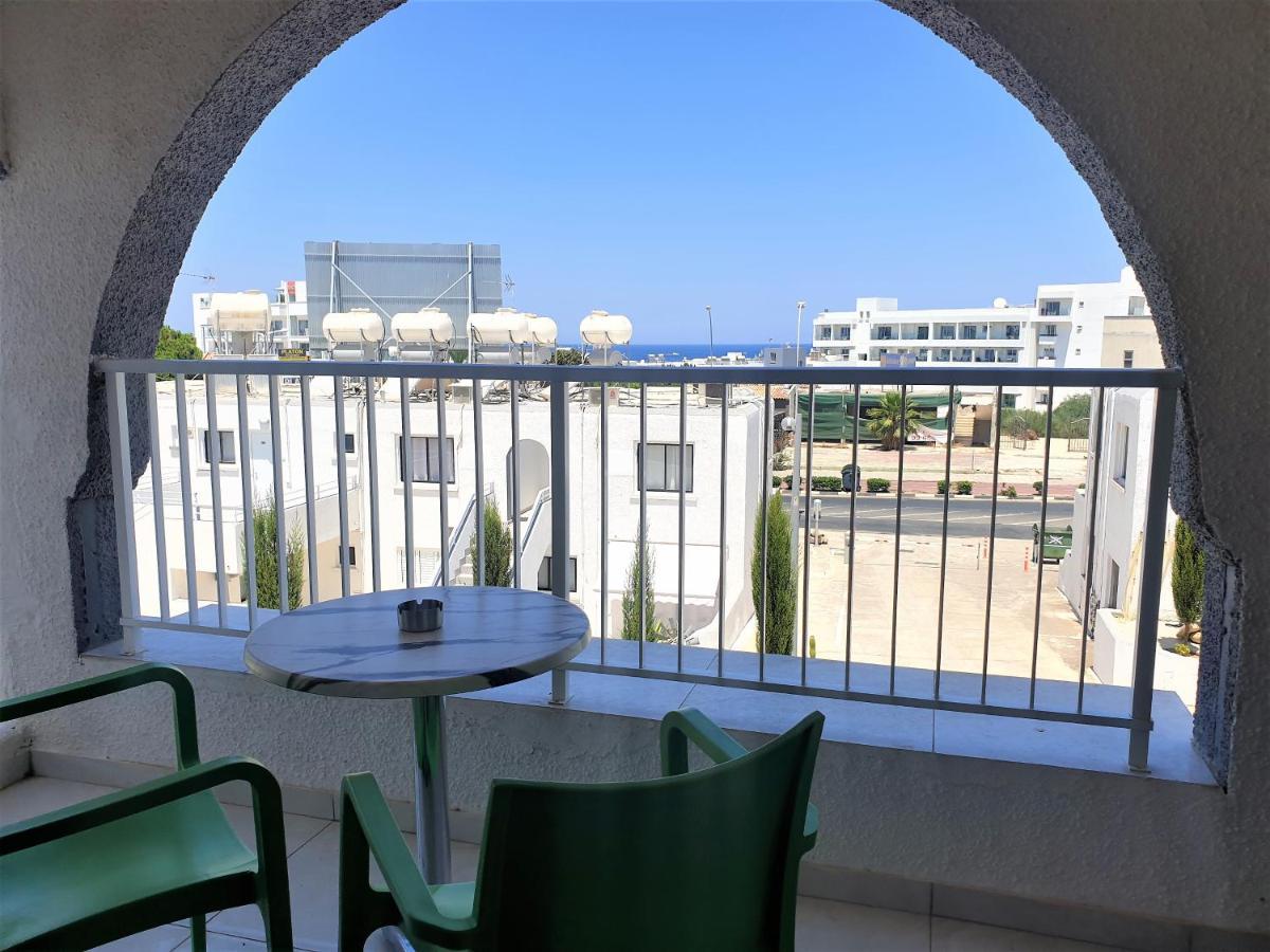 Leucolla Hill & Sea Apartment Протарас Екстериор снимка