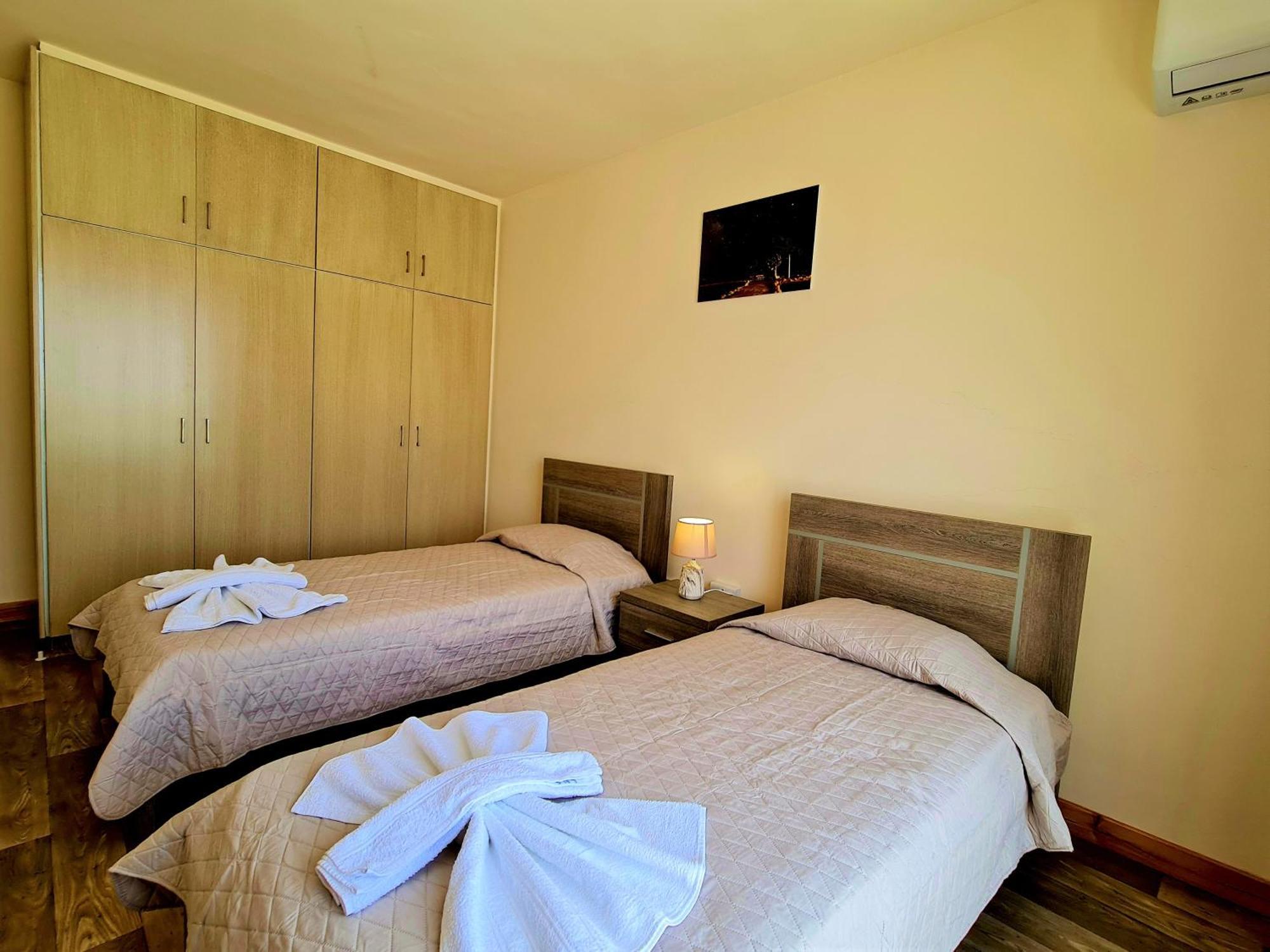 Leucolla Hill & Sea Apartment Протарас Екстериор снимка
