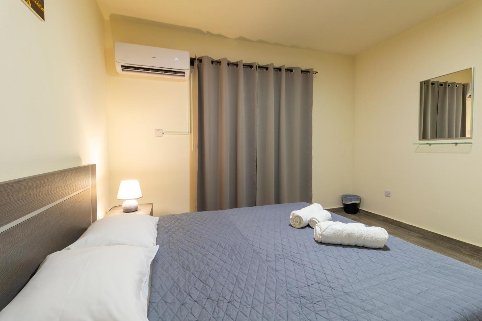Leucolla Hill & Sea Apartment Протарас Стая снимка