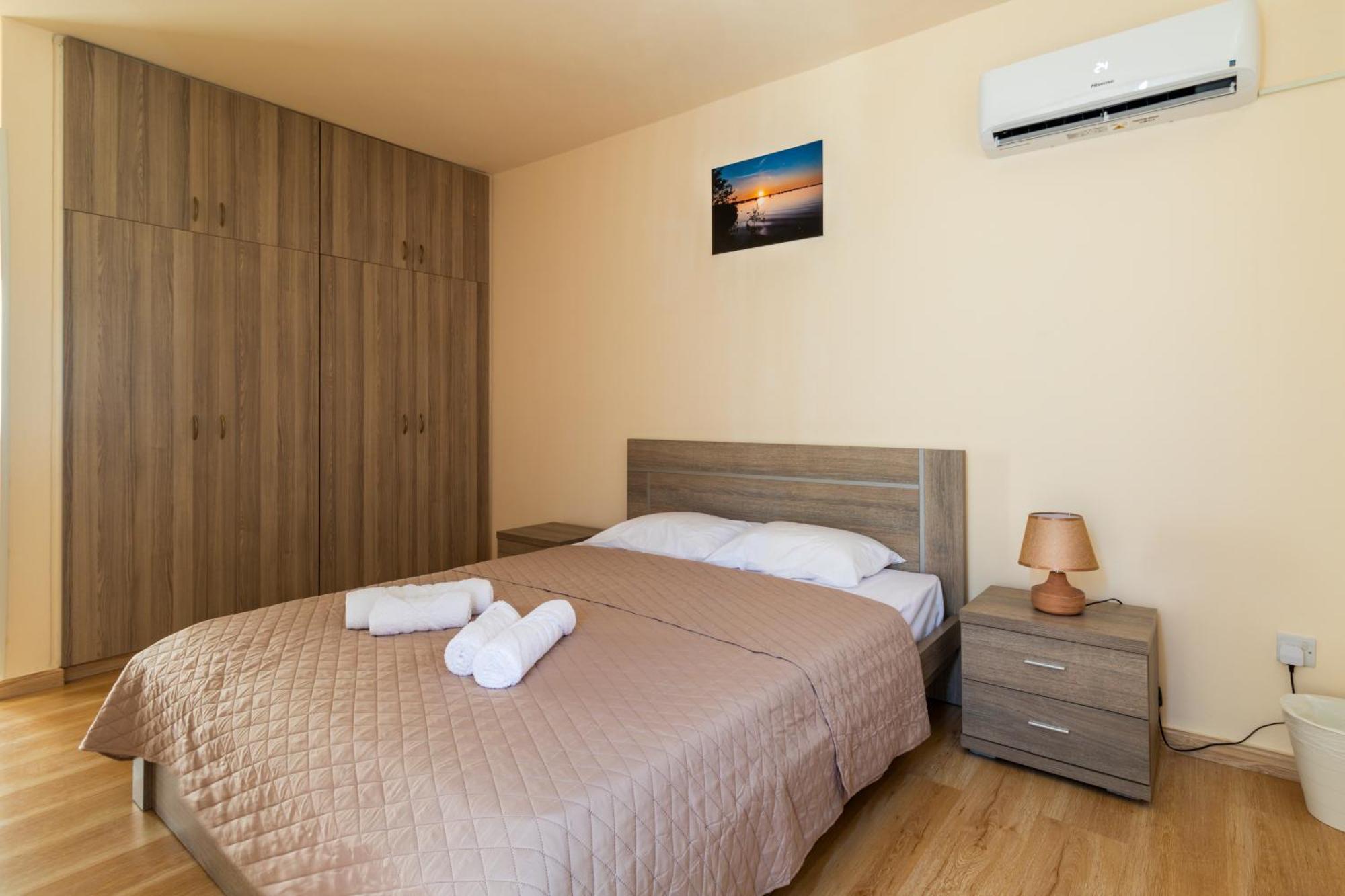 Leucolla Hill & Sea Apartment Протарас Стая снимка