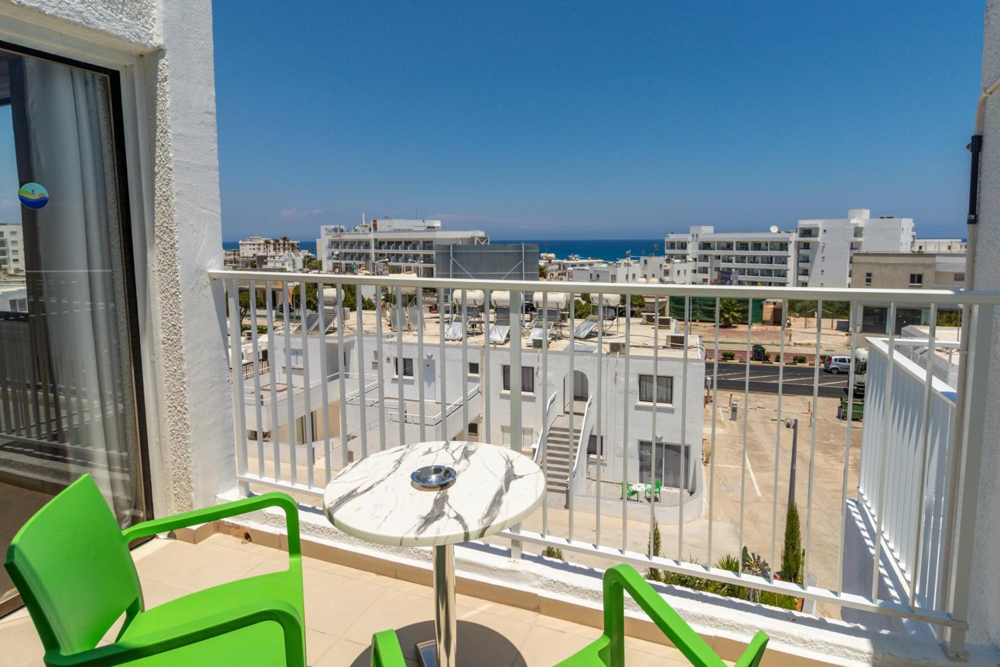 Leucolla Hill & Sea Apartment Протарас Стая снимка