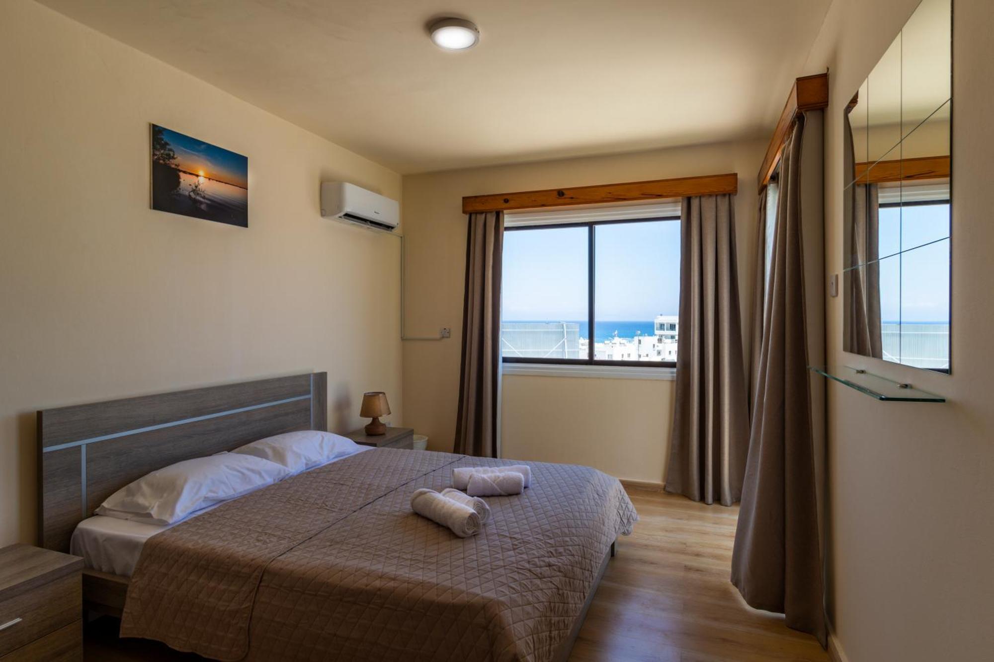 Leucolla Hill & Sea Apartment Протарас Стая снимка