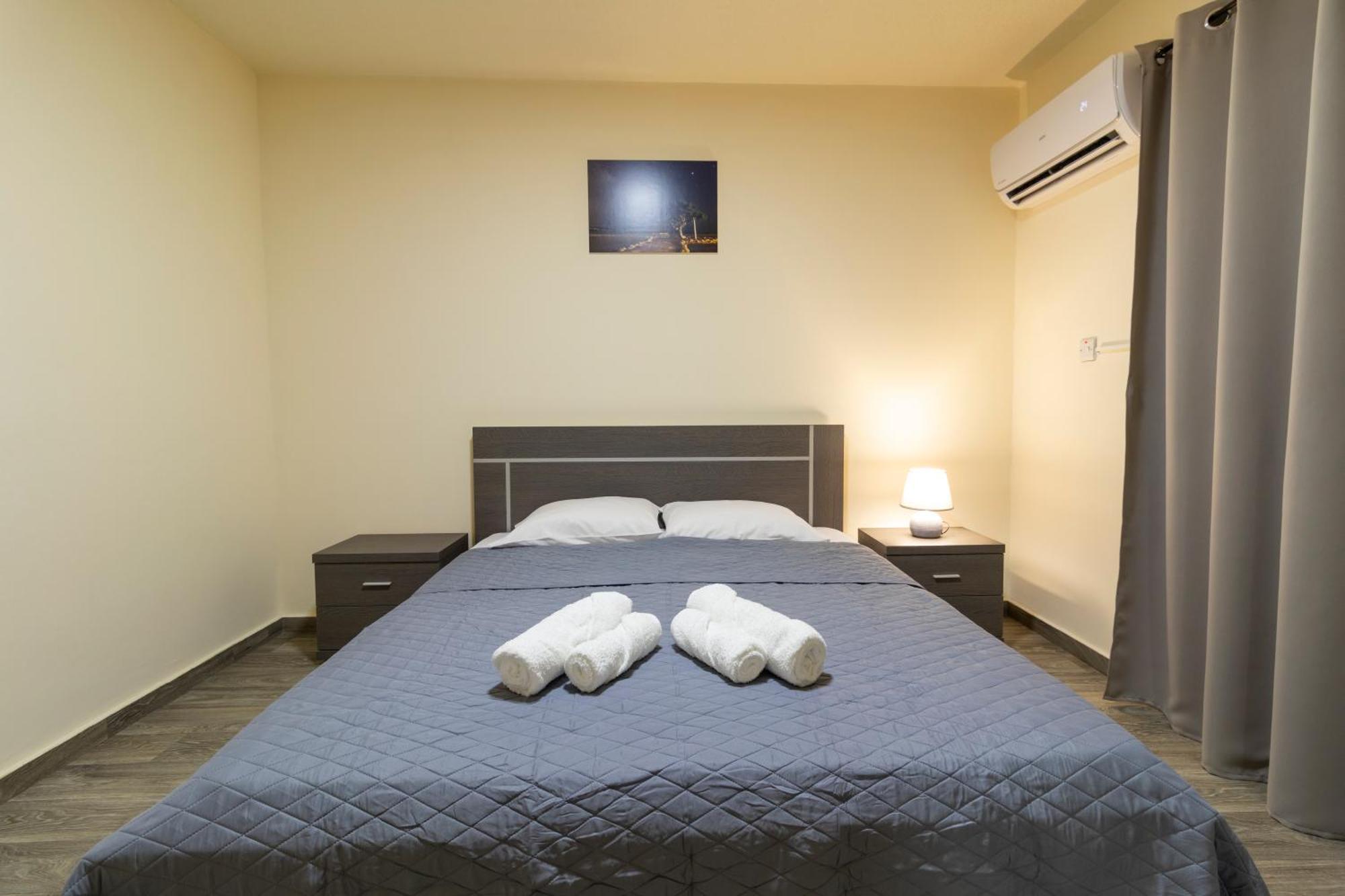 Leucolla Hill & Sea Apartment Протарас Стая снимка