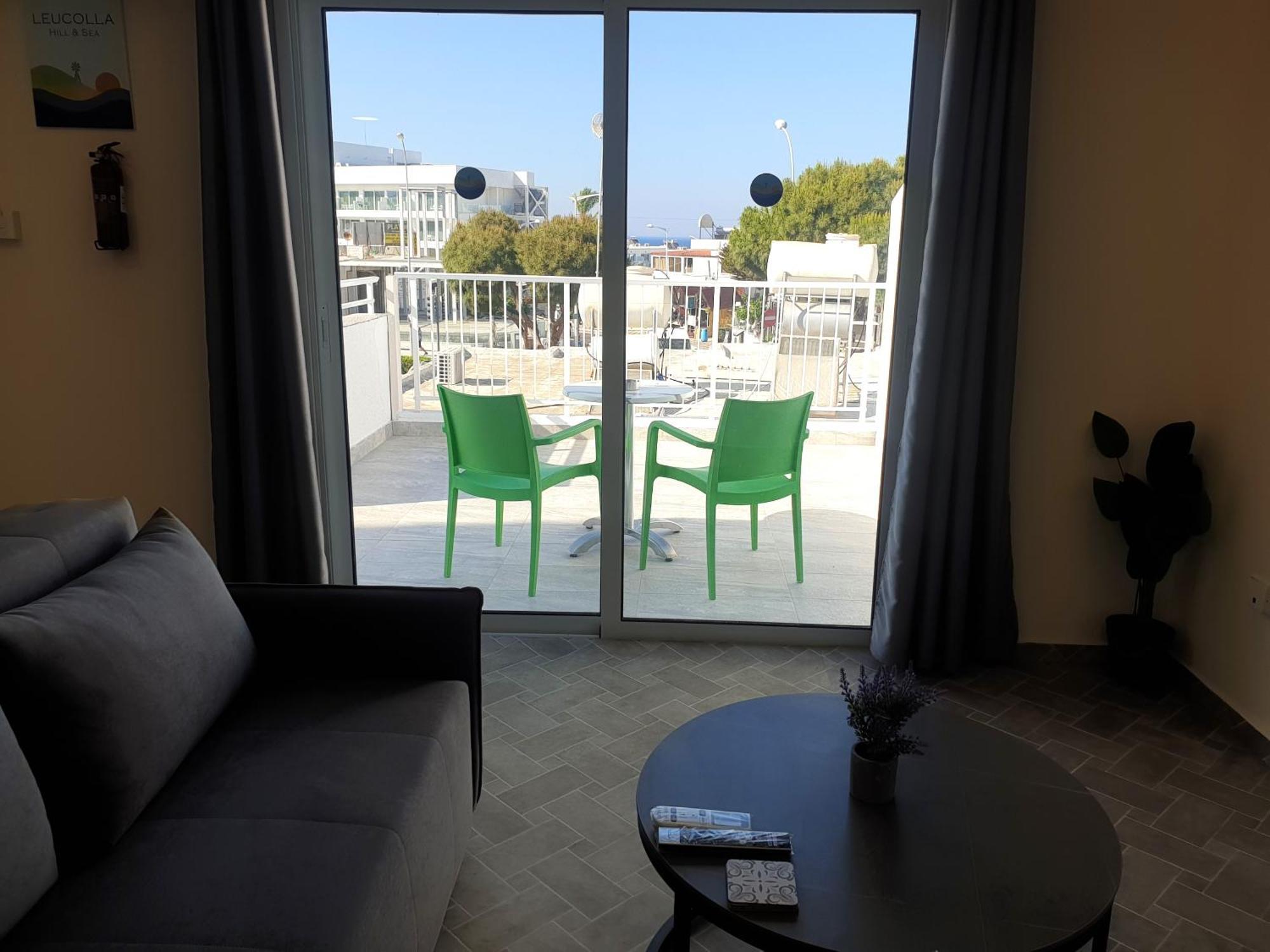 Leucolla Hill & Sea Apartment Протарас Екстериор снимка