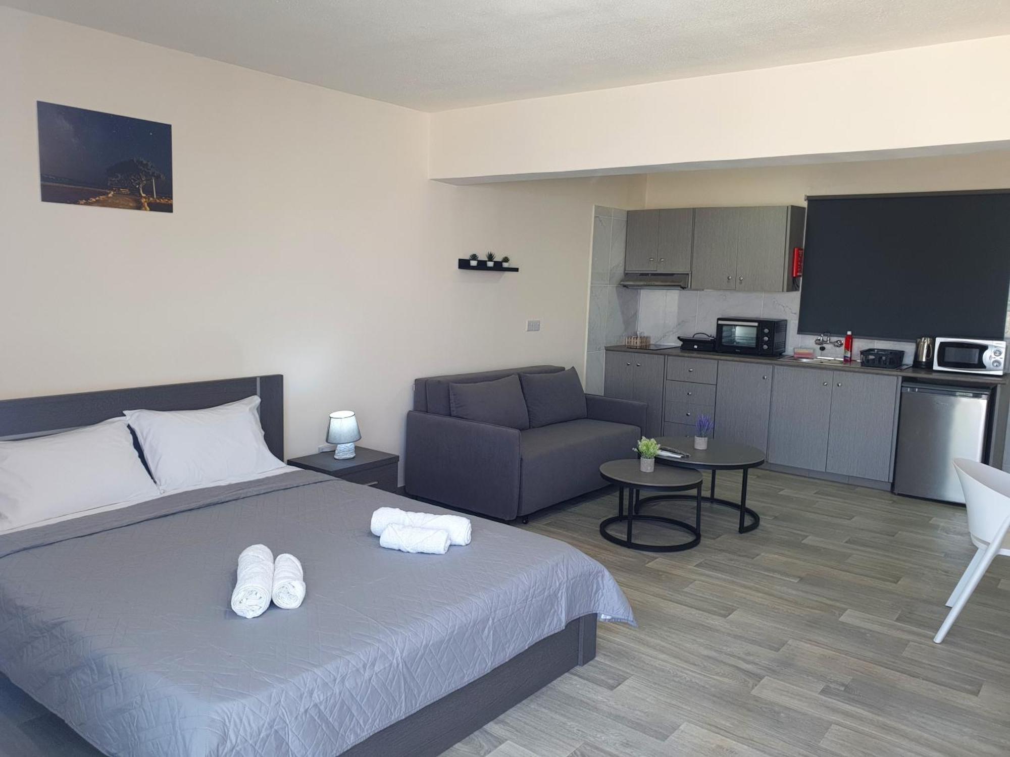 Leucolla Hill & Sea Apartment Протарас Екстериор снимка
