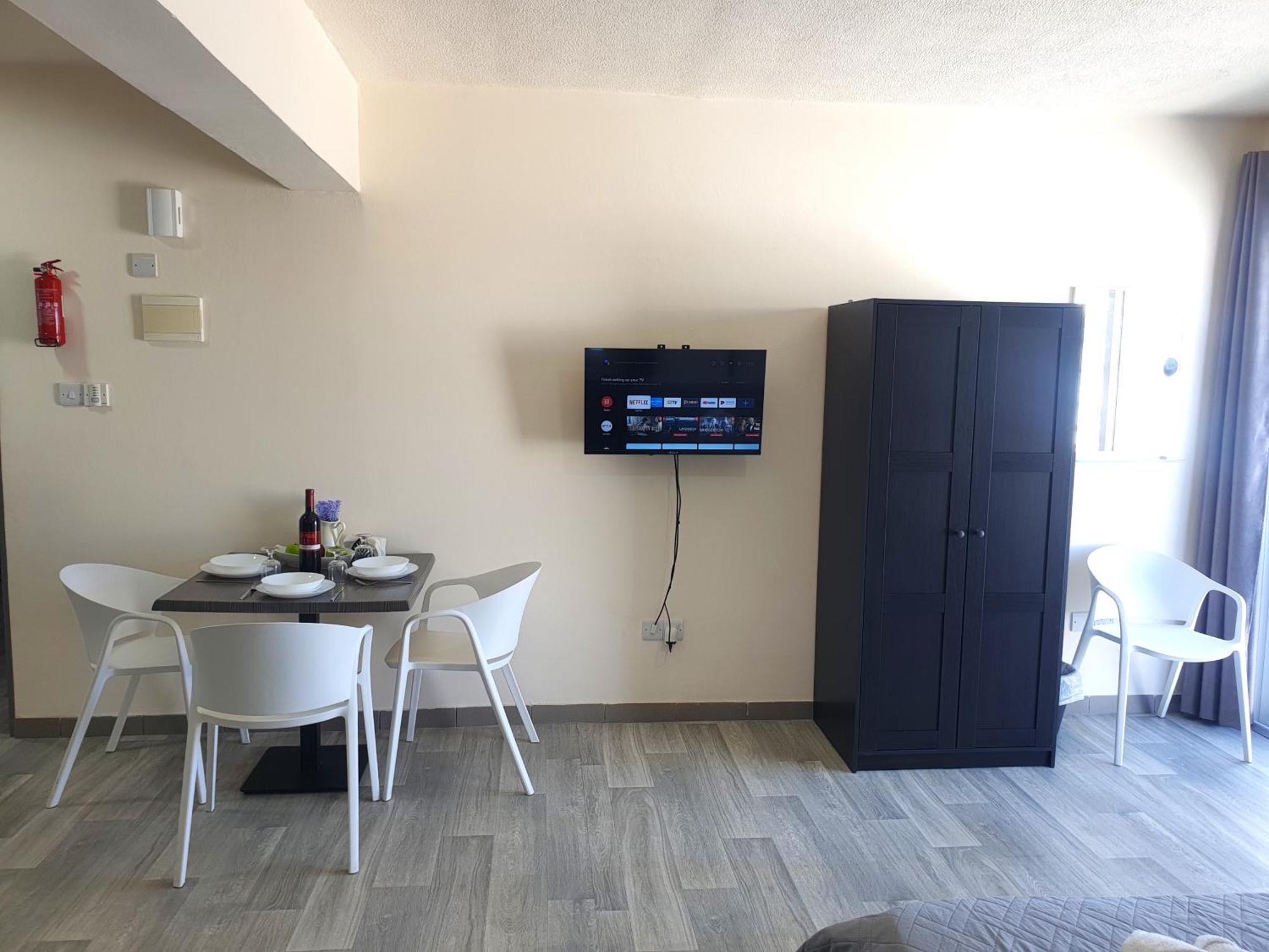 Leucolla Hill & Sea Apartment Протарас Екстериор снимка