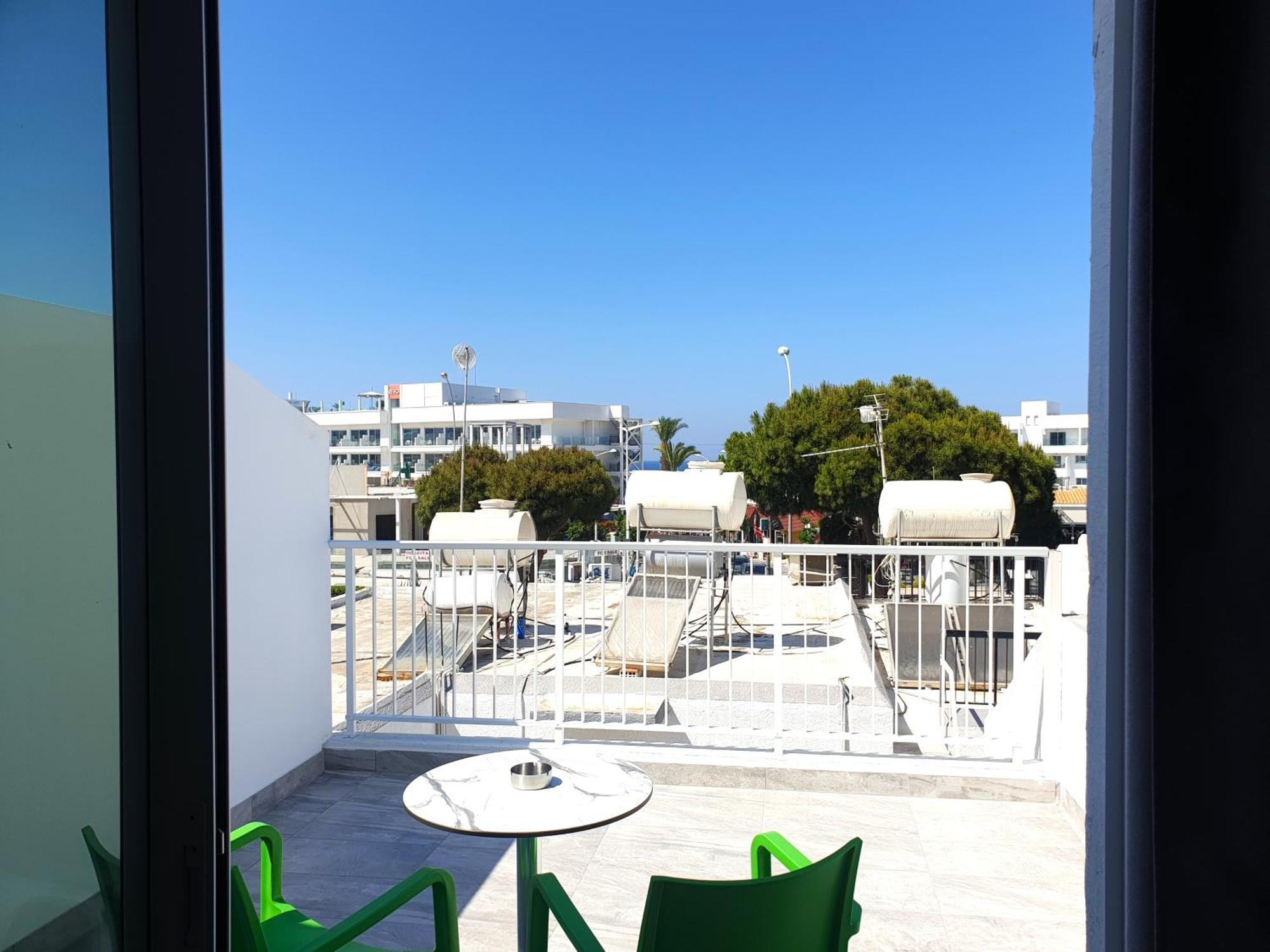 Leucolla Hill & Sea Apartment Протарас Екстериор снимка