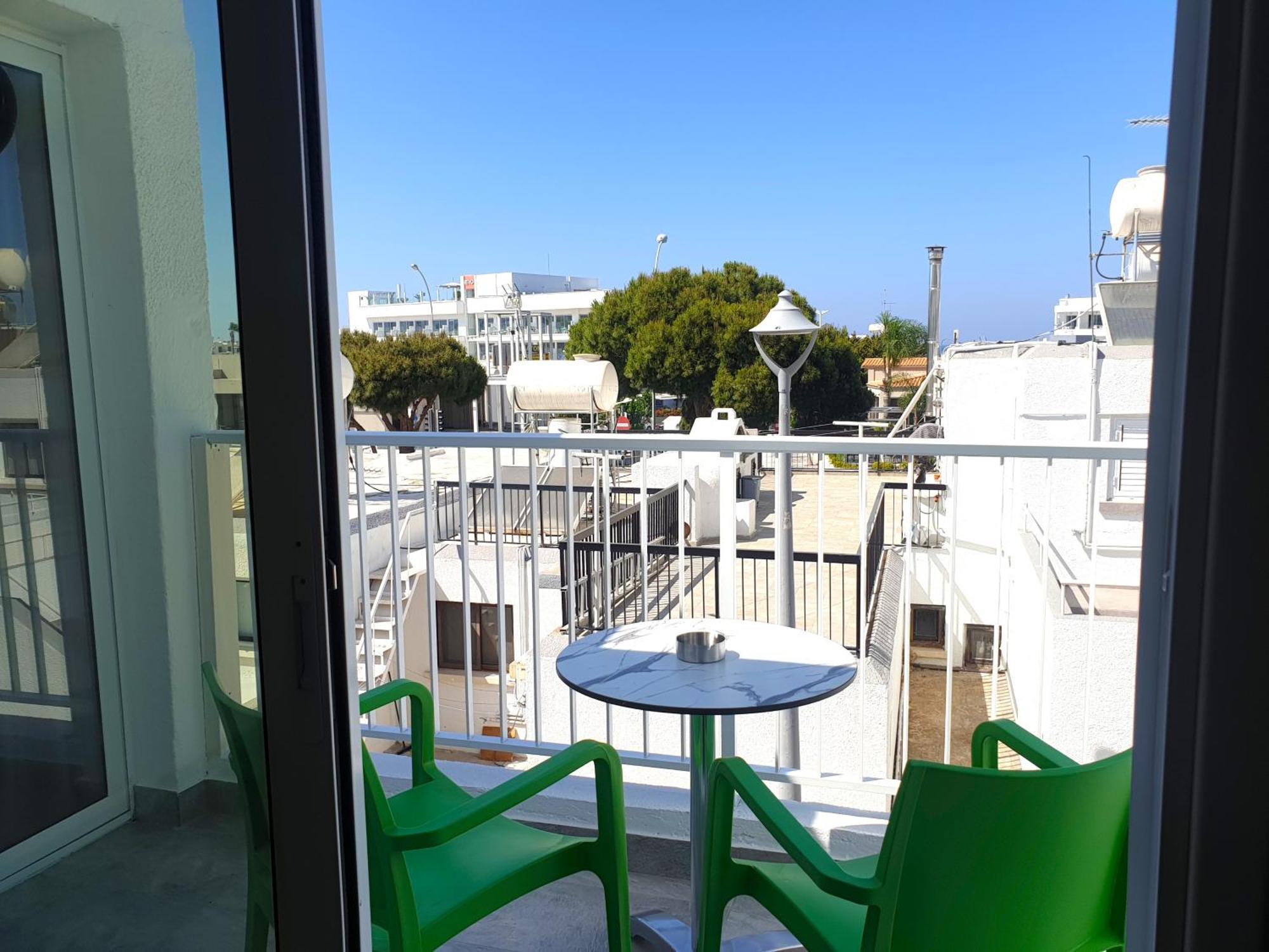 Leucolla Hill & Sea Apartment Протарас Екстериор снимка