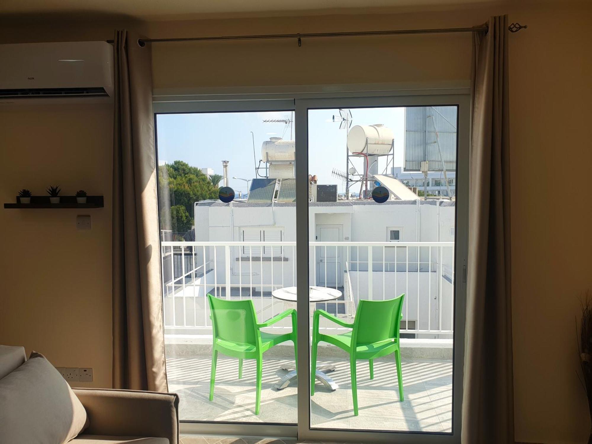 Leucolla Hill & Sea Apartment Протарас Екстериор снимка